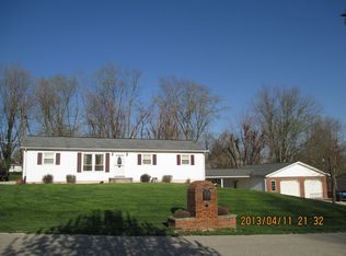 105 Terrace Dr, Loogootee, IN