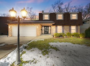 4110 Applewood Ln, Matteson, IL 60443