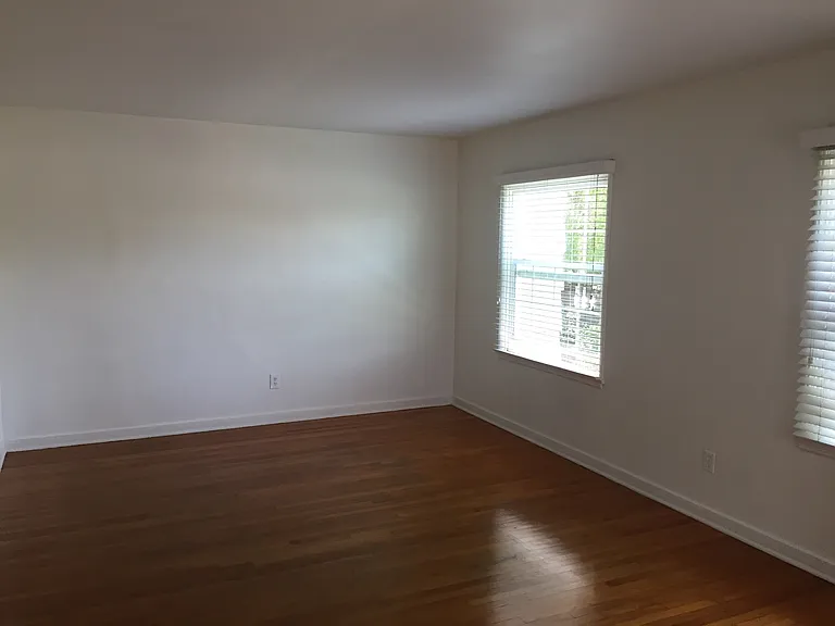 A historical landmark and beautiful 1br/1ba cottage in University Heights - walking distance from... — Photo 12