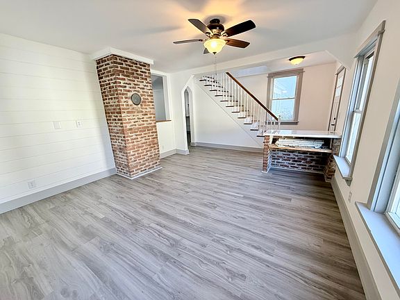 3rd image of 20 Beach St