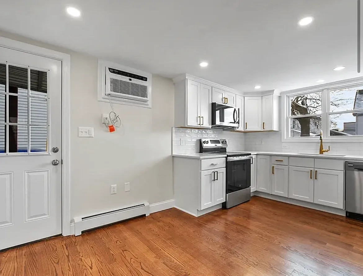 1 bed, 672 sqft, $2,000 — Photo 3