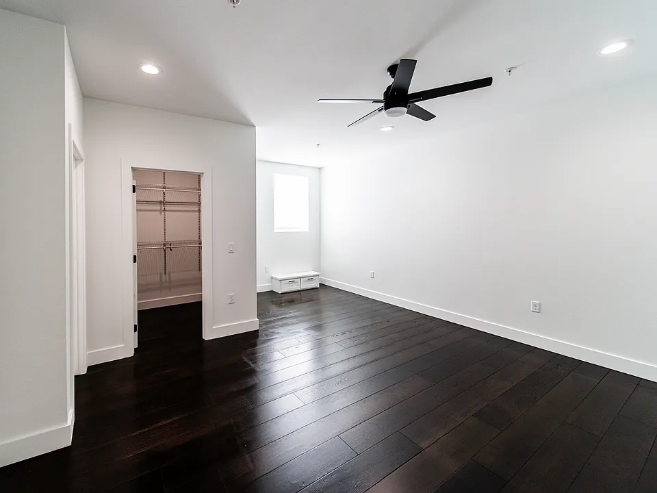 Bedroom with Desk Nook