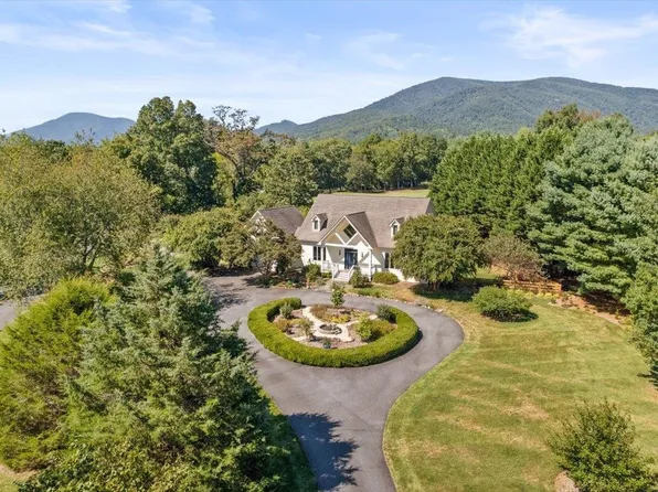 21 Black Walnut Dr, Nellysford, VA 22958