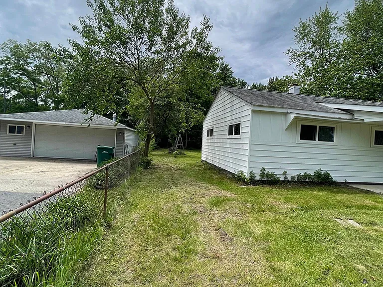 2563 Hearthside Dr — Photo 36