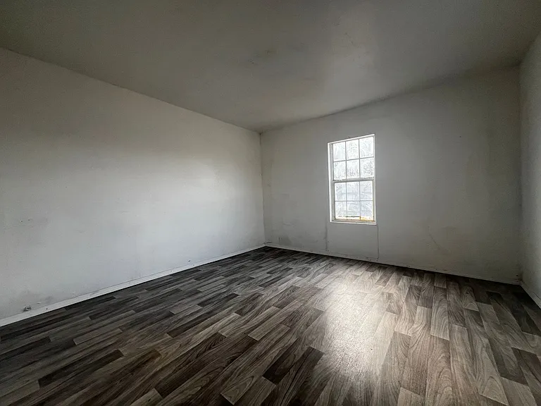 455 W Scott St — Photo 9
