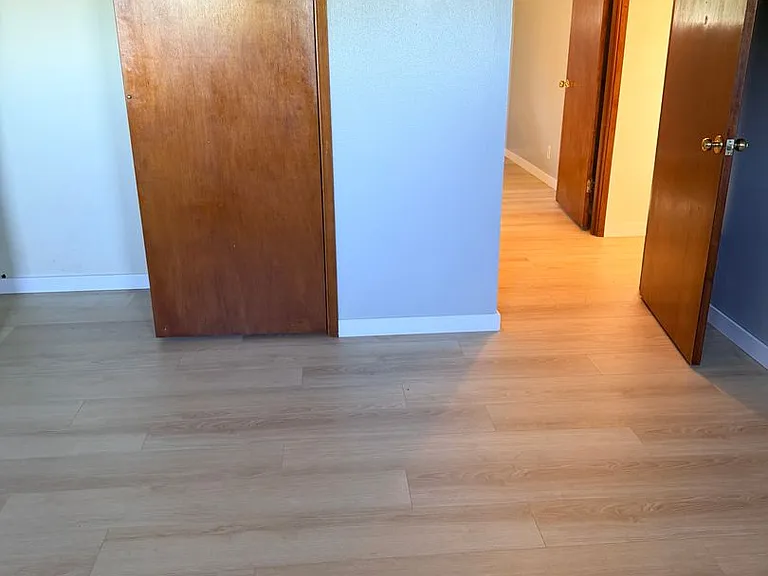 16210 Larch Way — Photo 9