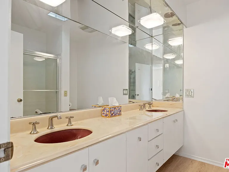 1025 N Kings Rd #313 — Photo 18