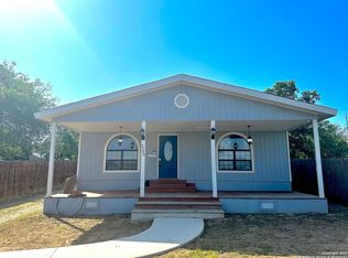 3306 Ih 35, Natalia, TX 78059
