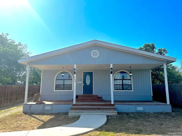 3306 Ih 35, Natalia, TX 78059