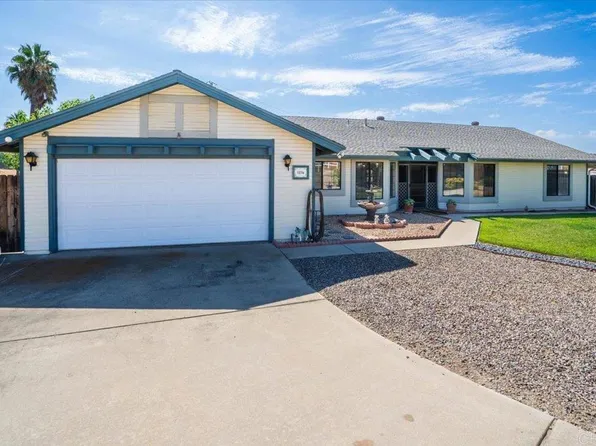 1376 Oakleaf Ln, Ramona, CA 92065