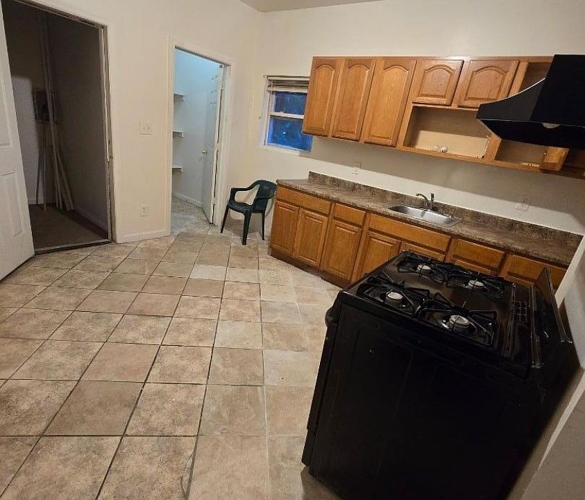 1st image of 782 Grove St Floor 2