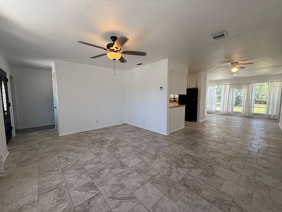 4th image of 522 Sutton Dr
