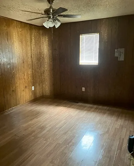219 N Main St — Photo 2