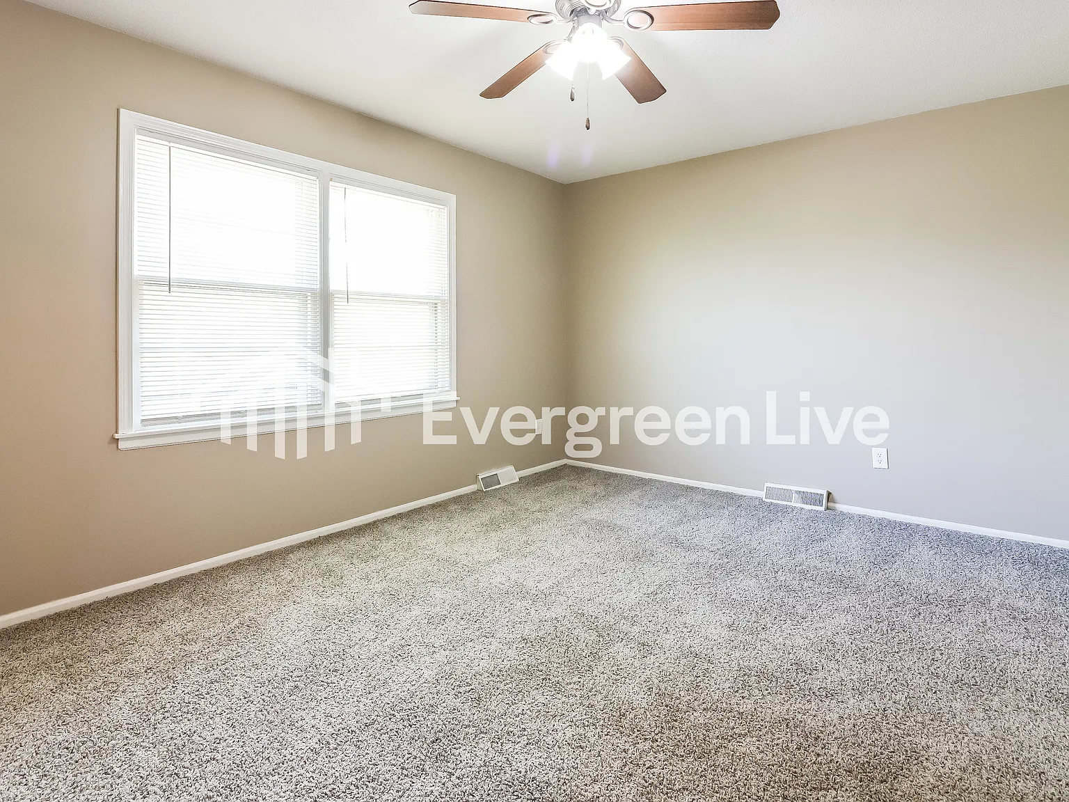 3 bed, 2.0 bath, 1052 sqft, $1,695 — Photo 2