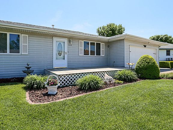 2nd image of 103 Sunset Dr
