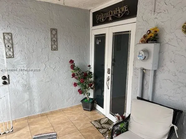 4211 W 10th Ln, Hialeah, FL 33012