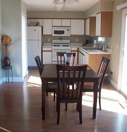Kitchen & Breakfast Nook