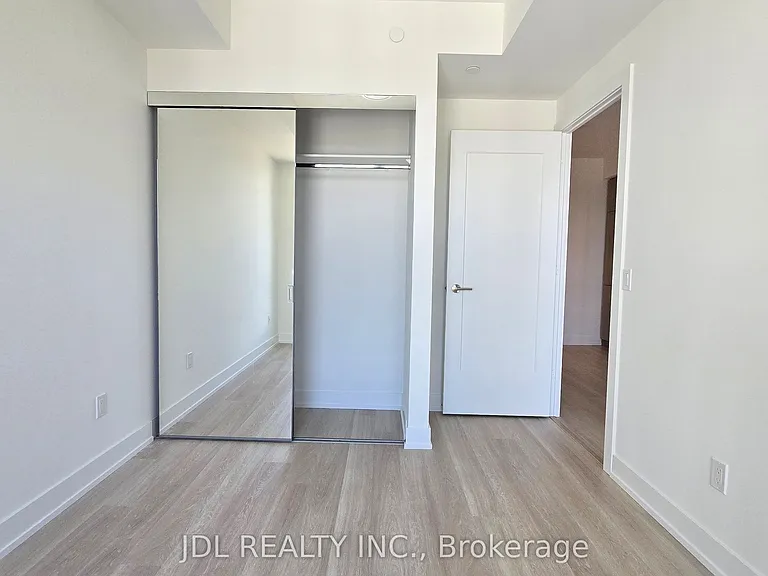 60 Central Park Dr #807 — Photo 15