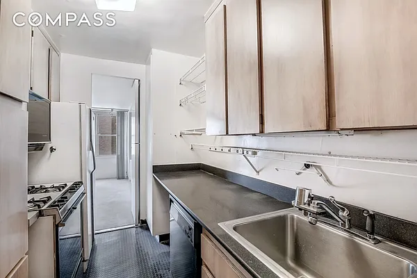 Sold by Compass | media 22