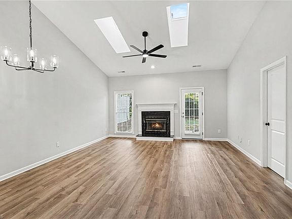 4th image of 5845 Cardinal Way