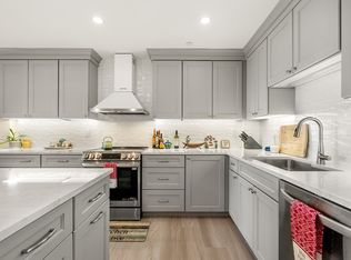 1 Seal Harbor Rd APT 300, Winthrop, MA 02152