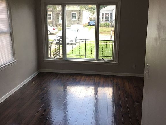 2nd image of 1103 Dawnwood Dr