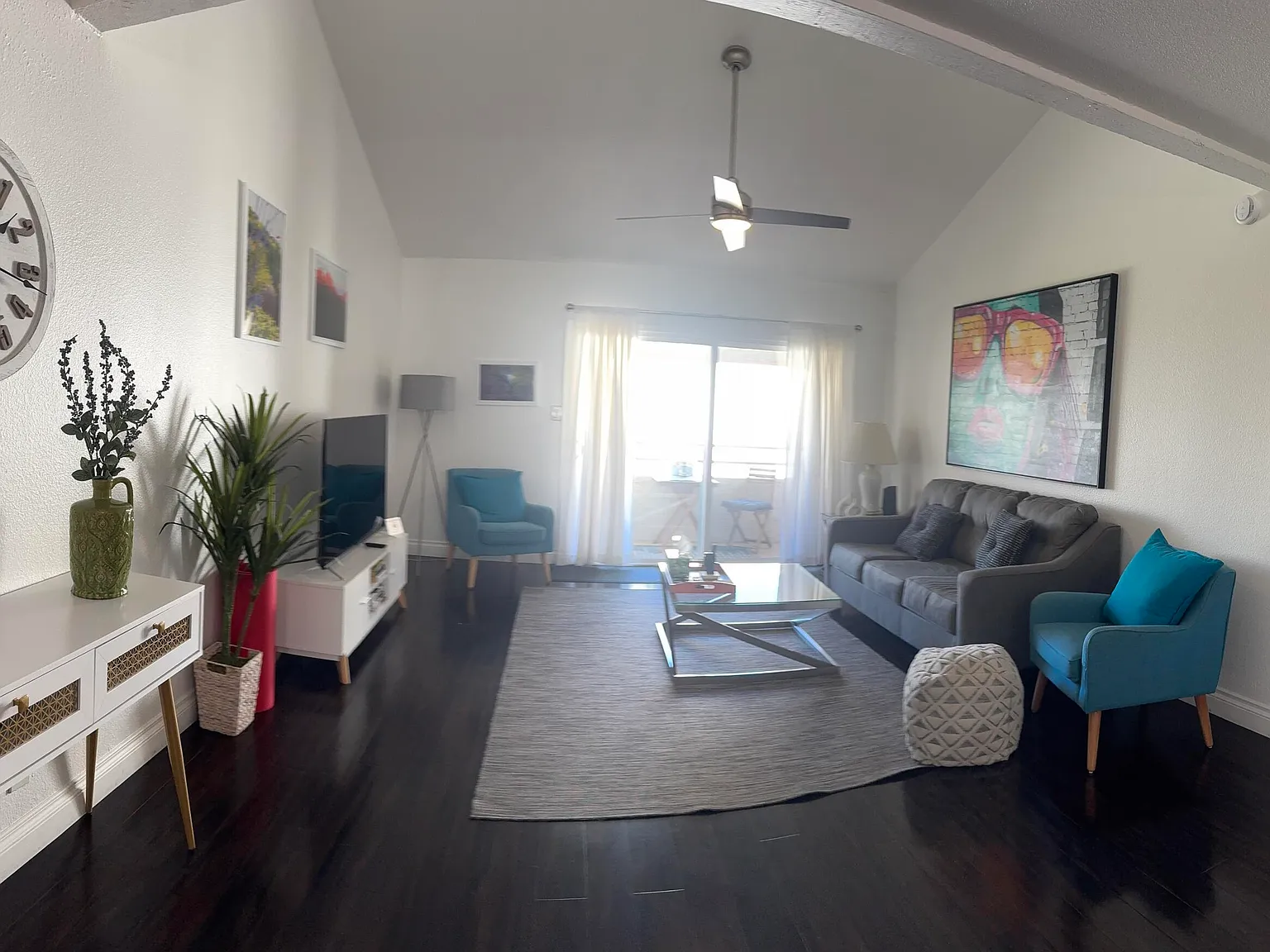 2 bed, 2.0 bath, 1044 sqft, $3,000 — Photo 3