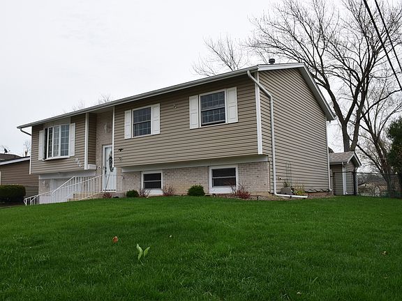 2nd image of 986 Yorkshire Dr