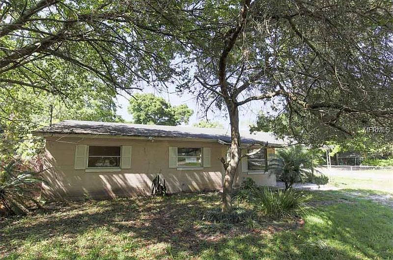 1st image of 23801 Pine Dr