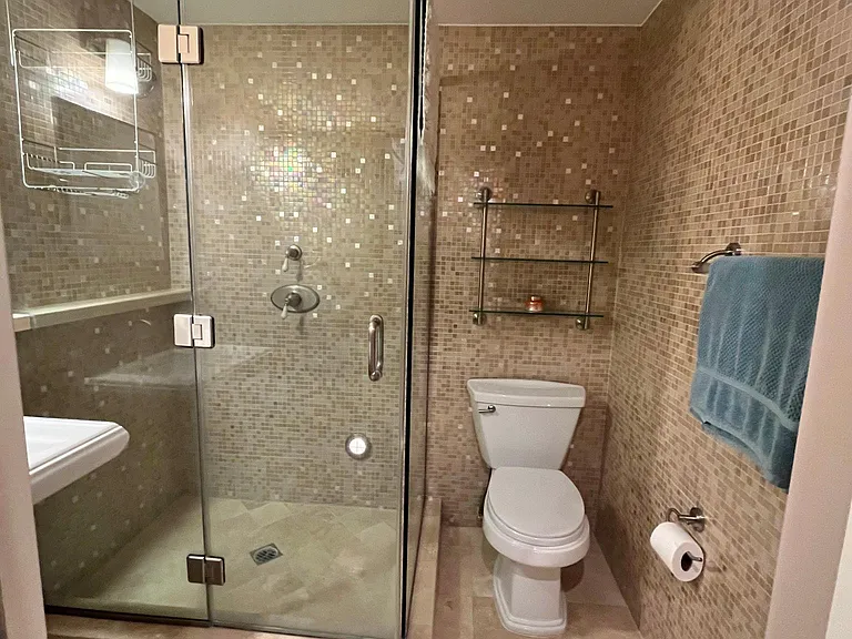 1910 Pelham Ave #4 — Photo 7