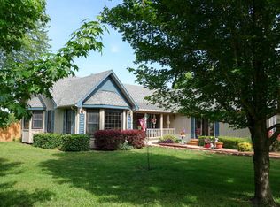 910 Willowbrook Rd, Parsons, KS 67357