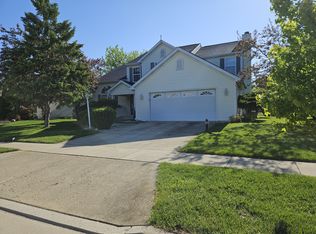 3012 Wynstone Dr, Champaign, IL 61822