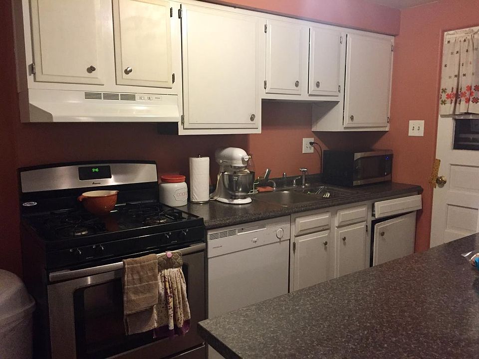 2nd image of 609 Division Ave