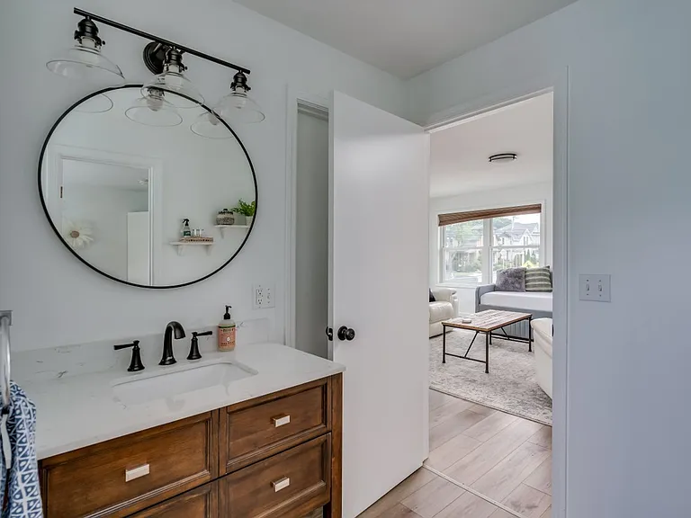 703 State St — Photo 19