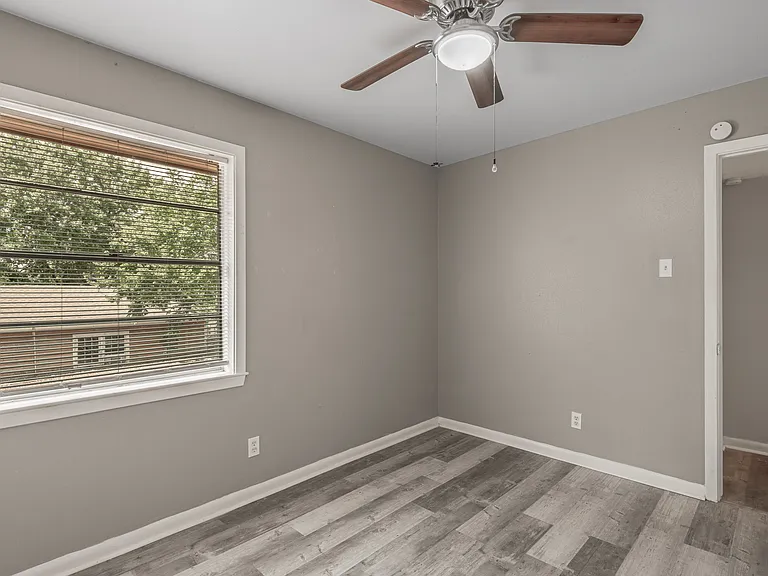 818 University Ave #7 — Photo 16