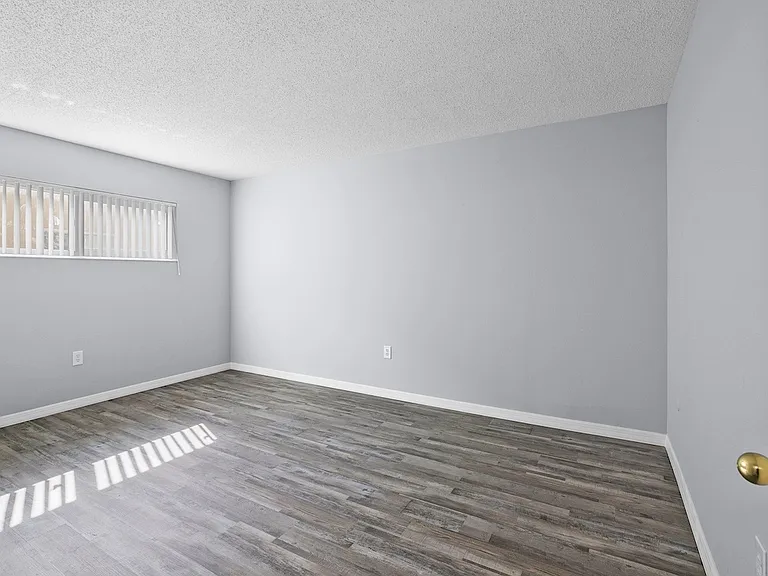 Ridge Manor Apartments — Photo 23