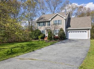 13 Deer Ln, Ledyard, CT 06339