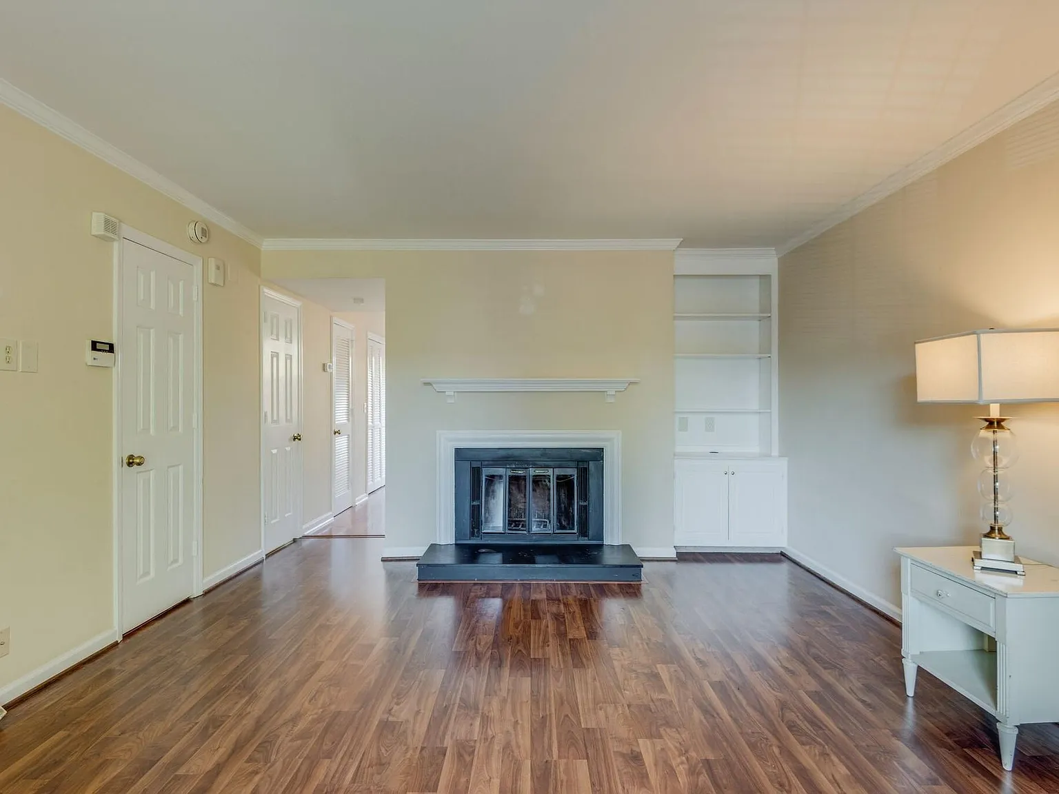 2 bed, 1.5 bath, 1100 sqft, $1,900 — Photo 4