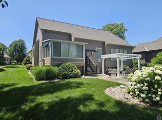 19909 W 99th St, Lenexa, KS 66220