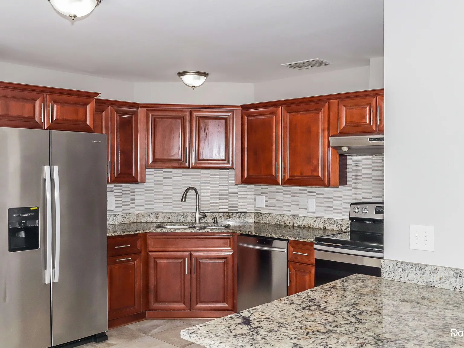 3 bed, 2.0 bath, 1686 sqft, $2,410 — Photo 2