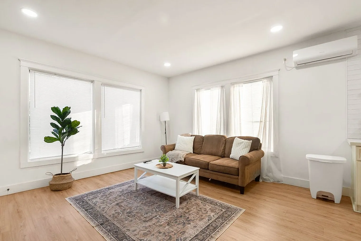1 bed, 1.0 bath, $2,170 — Photo 1