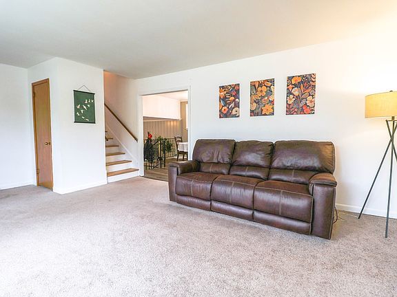 3rd image of 110 Southwood Ln