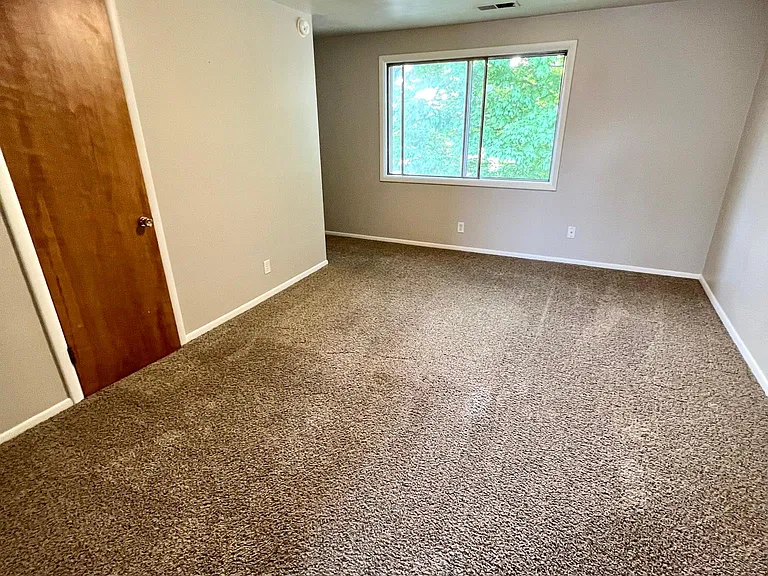 58 W Washington Ave #3 — Photo 6