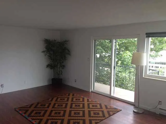 619 Prospect St — Photo 2