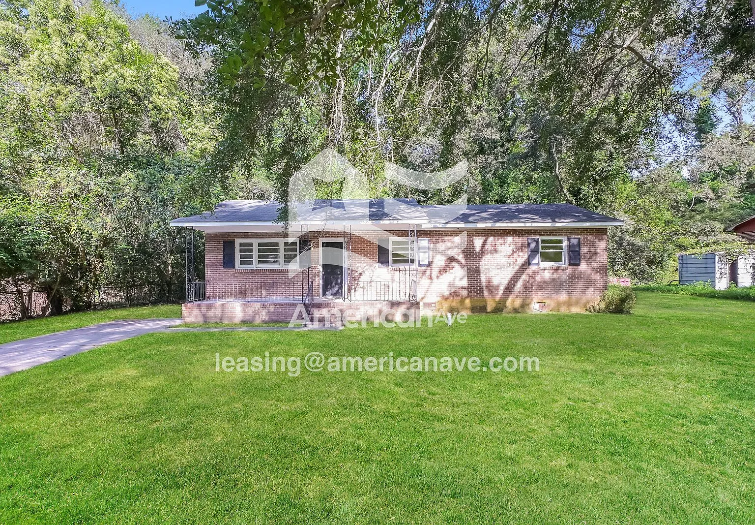 3 bed, 1.0 bath, 1081 sqft, $922 — Photo 1