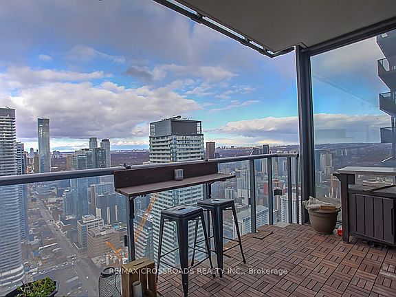 3rd image of 15 Grenville St #5008