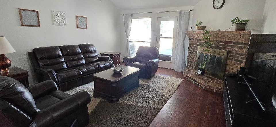 1st image of 603 Windsor Dr