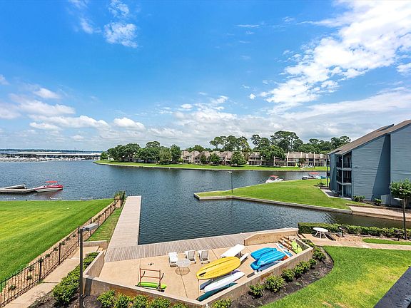 4th image of 12500 Melville Dr APT 246D