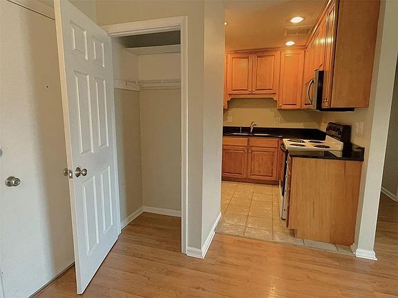 5th image of 427 6th Ave W APT B7