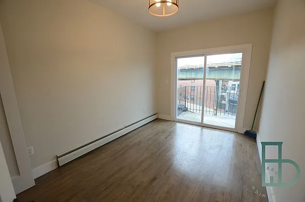 Rented by Miron Realty Group | media 39